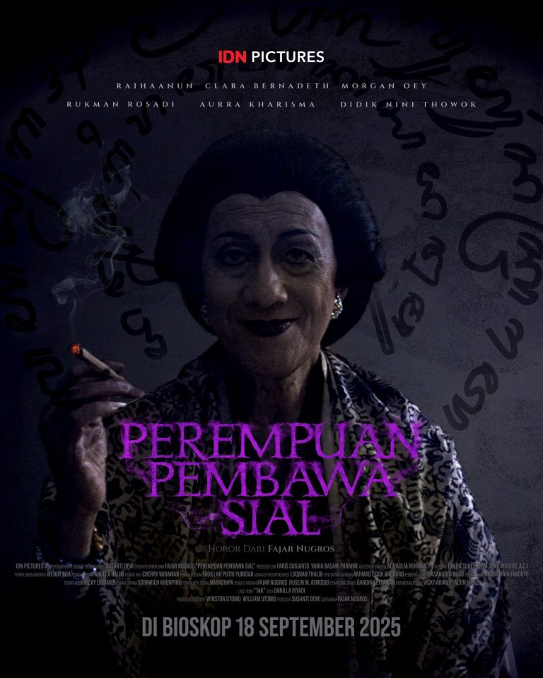 Perempuan Pembawa Sial - Poster